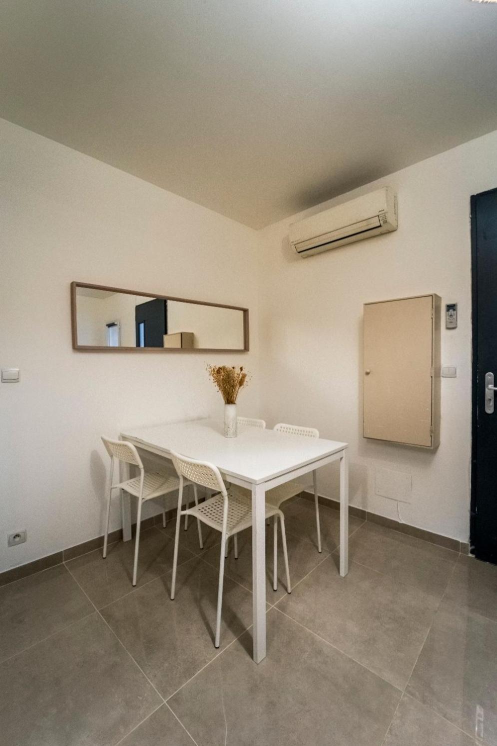 Appartement Des Carmes Nimes Exterior photo